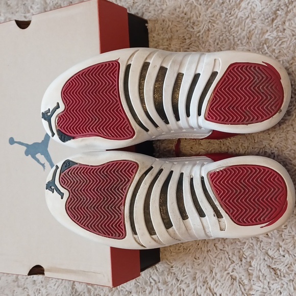 EUC Air Jordan 12 Retro Size 8 Red / White - Picture 6 of 16